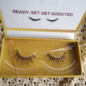 Lashaholic silk eyelashes in Instaglam natural new